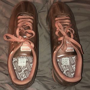 Men’s rose gold pumas